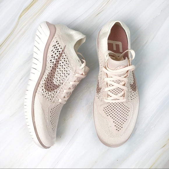 NEW Nike free RN Flyknit Sneakers - Picture 2 of 7